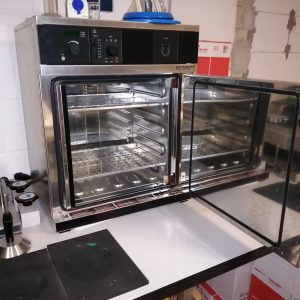 Dry Oven (Incubator)