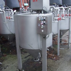 Tank with Mixer