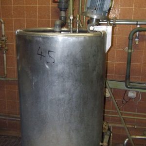 Tank with Mixer